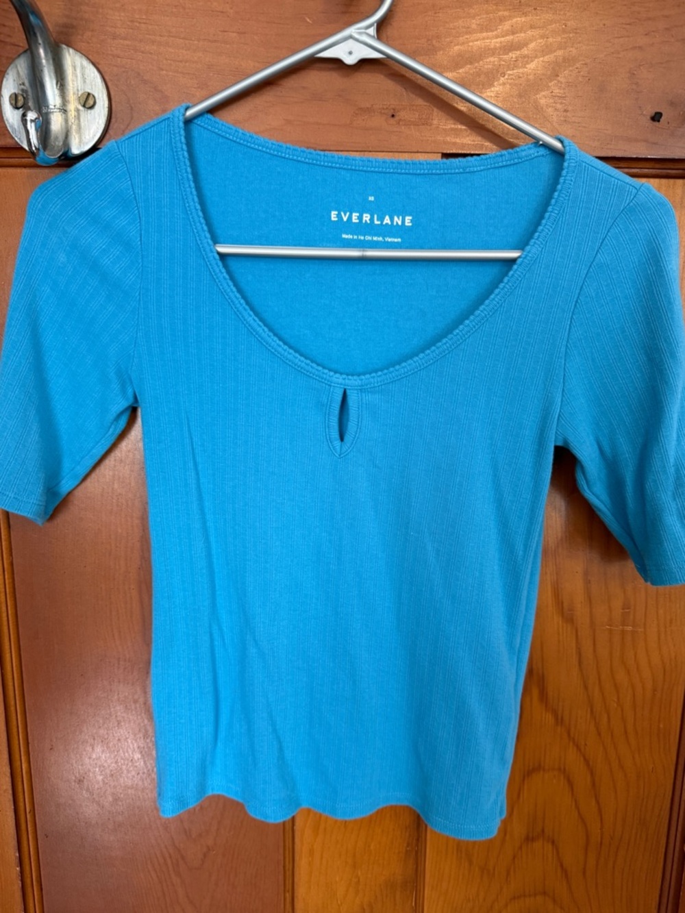 Everlane keyhole top